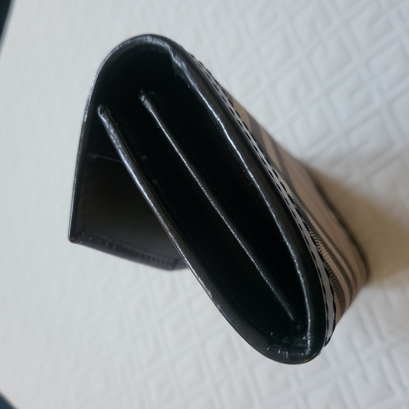 Burberry Nova Checkered Stirr Up Buckle Large Wallet - Picture 11 of 11